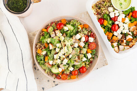 8. Grilled turkey breast salad with quinoa, fresh vegetables and matcha