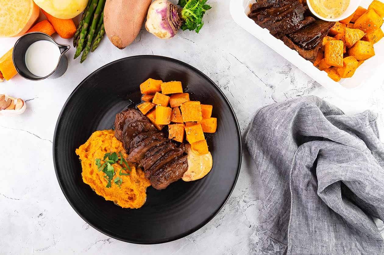 2. Surlonge de boeuf à l'ail et au vin rouge REPAS WeCook 2. Surlonge de boeuf à l'ail et au vin rouge REPAS WeCook